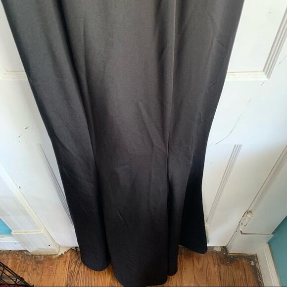 Kleinfeld Satin Formal Cold Shoulder Maxi Dress Strappy Back Black Bridesmaid 2 - Picture 5 of 16